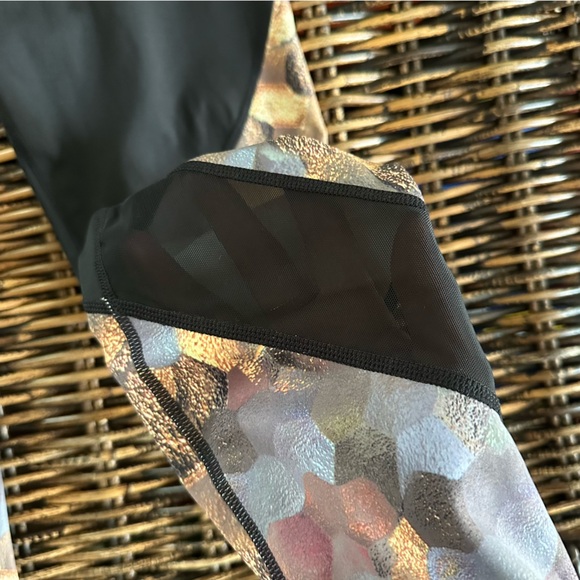 Athleta asym Mesh Sonar Tight size small - Picture 8 of 13